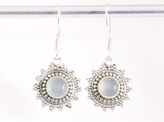 Fijne bewerkte zilveren oorbellen met aqua chalcedoon afbeelding 1