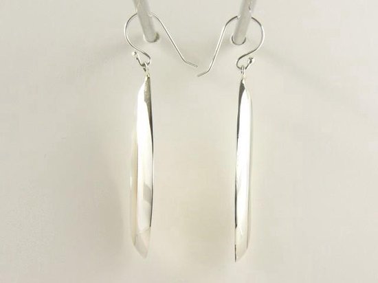 Grote druppelvormige zilveren oorbellen met parelmoer afbeelding 2