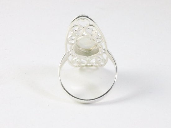 Langwerpige opengewerkte zilveren ring met regenboog maansteen afbeelding 3