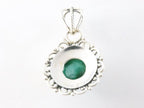 Ronde opengewerkte zilveren hanger met smaragd afbeelding 3