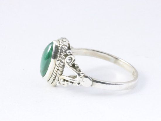 Fijne bewerkte zilveren ring met malachiet afbeelding 2