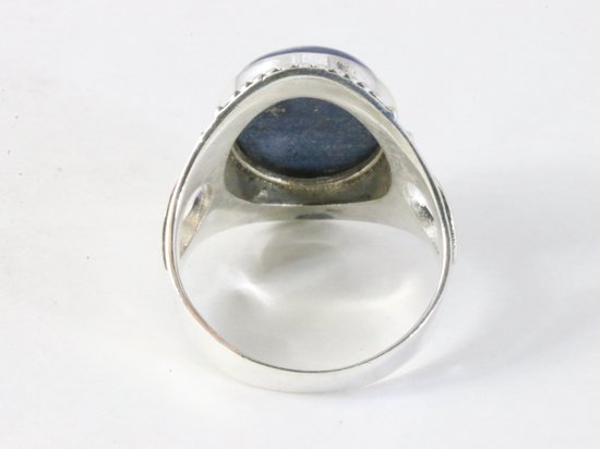 Bewerkte zilveren ring met lapis lazuli afbeelding 3