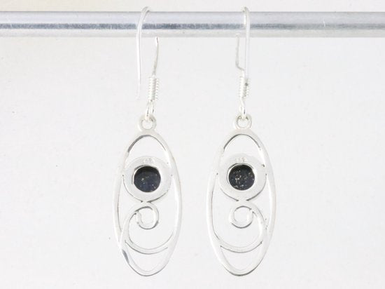 Opengewerkte zilveren oorbellen met lapis lazuli afbeelding 2