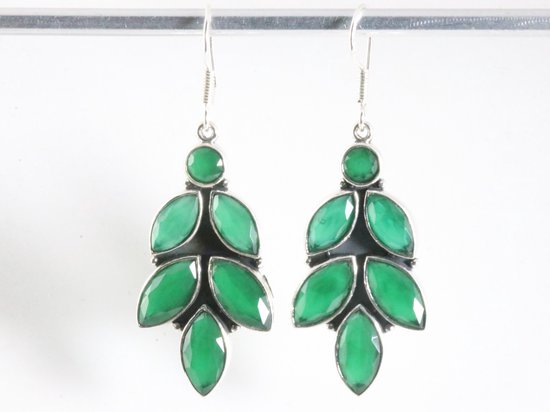 Lange zilveren oorbellen met smaragd afbeelding 4