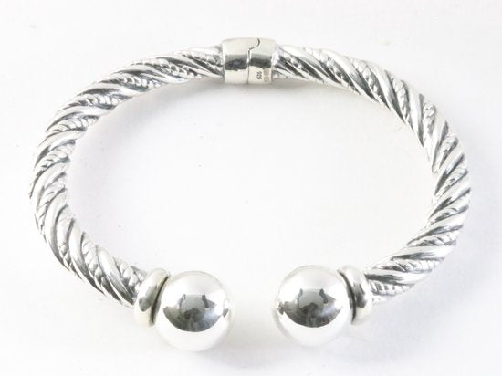 Ronde bewerkte zilveren klemarmband afbeelding 1