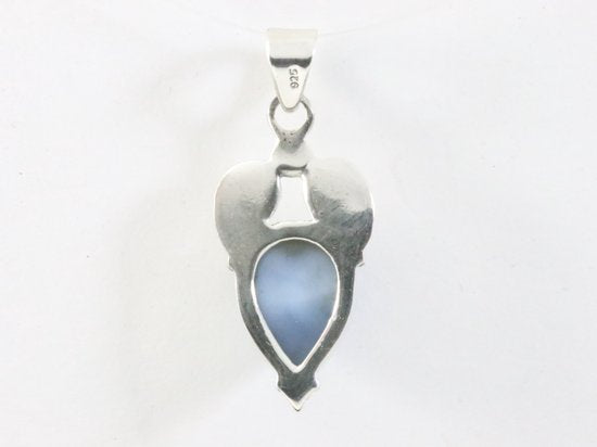 Bewerkte zilveren hanger met blauwe opaal afbeelding 3