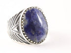 Zware bewerkte zilveren ring met sodaliet afbeelding 1