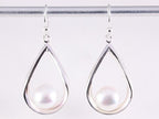Opengewerkte hoogglans zilveren oorbellen met zoetwater parel afbeelding 4