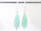 Druppelvormige zilveren oorbellen met groene amazoniet afbeelding 3