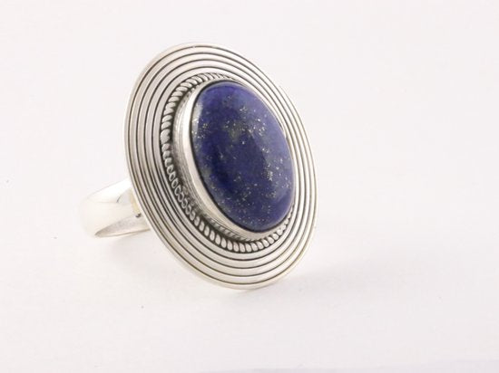 Bewerkte ovale zilveren ring met lapis lazuli afbeelding 1