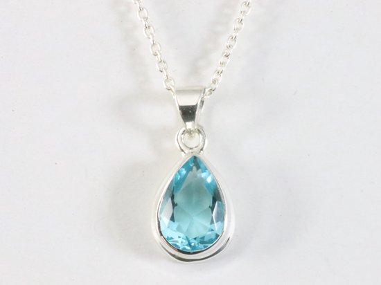 Druppelvormige zilveren hanger met blauwe topaas aan ketting afbeelding 4