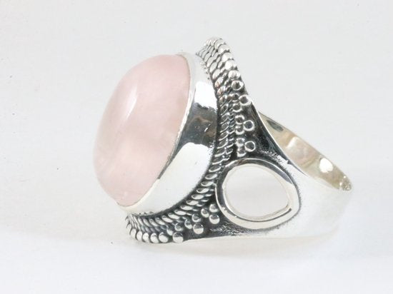 Bewerkte zilveren ring met rozenkwarts afbeelding 2