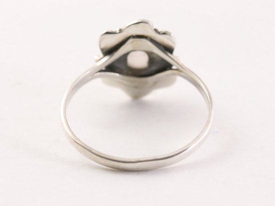 Fijne bewerkte zilveren ring met rozenkwarts afbeelding 3