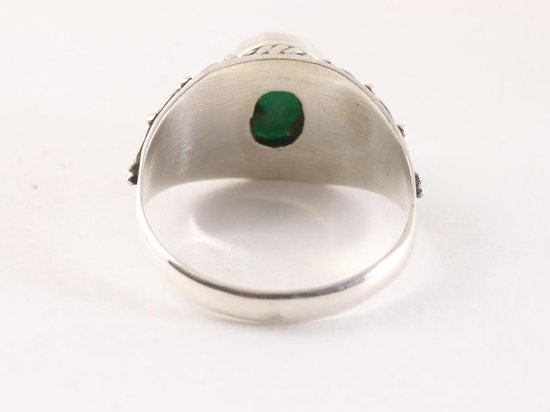Bewerkte zilveren ring met smaragd afbeelding 3