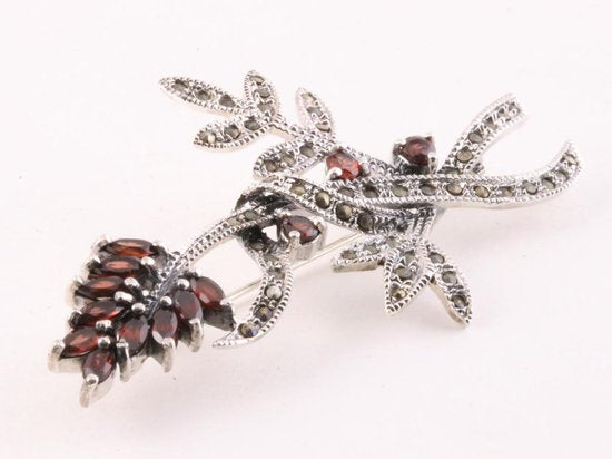 Grote zilveren broche met granaat en marcasiet afbeelding 3
