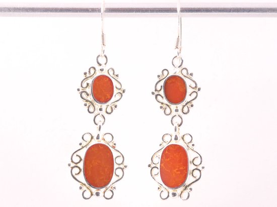 Lange opengewerkte zilveren oorbellen met rode koraal steen afbeelding 4