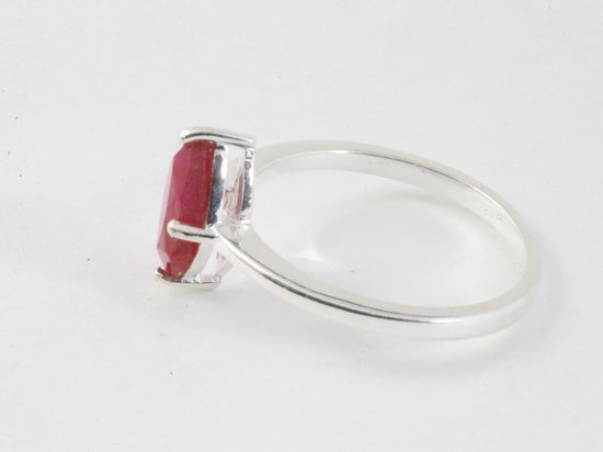 Fijne hoogglans zilveren ring met robijn afbeelding 2