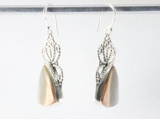 Opengewerkte zilveren oorbellen met bruine imperial jaspis afbeelding 2