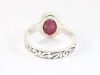 Fijne bewerkte zilveren ring met robijn afbeelding 3