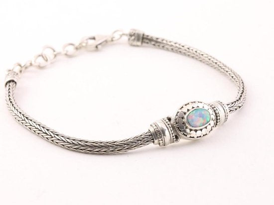 Traditionele zilveren snake armband met Australische opaal afbeelding 2