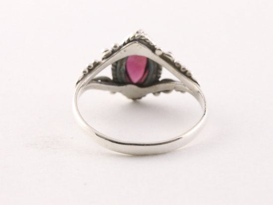 Fijne bewerkte zilveren ring met granaat afbeelding 3