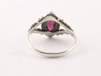 Fijne bewerkte zilveren ring met granaat afbeelding 3