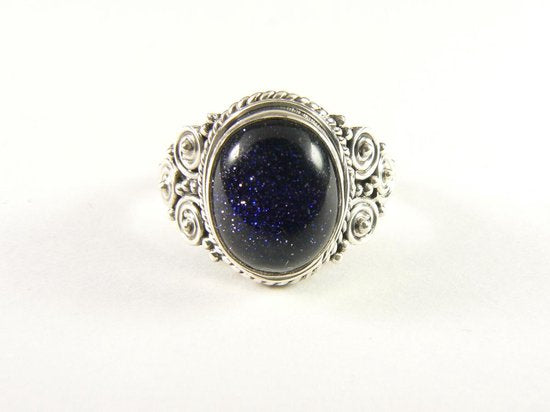 Bewerkte zilveren ring met blauwe zonnesteen afbeelding 4