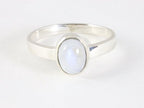 Hoogglans zilveren ring met regenboog maansteen afbeelding 4