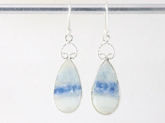 Zilveren oorbellen met scheeliet afbeelding 2