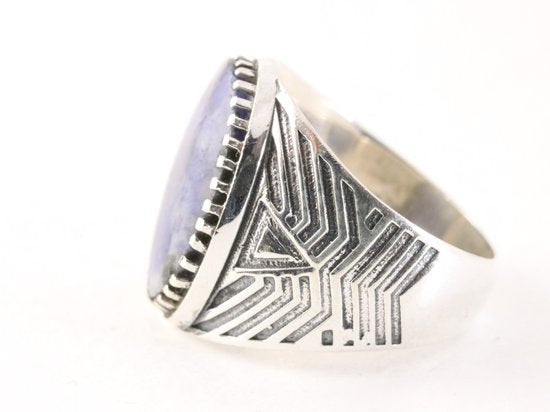 Zware bewerkte zilveren ring met sodaliet afbeelding 2