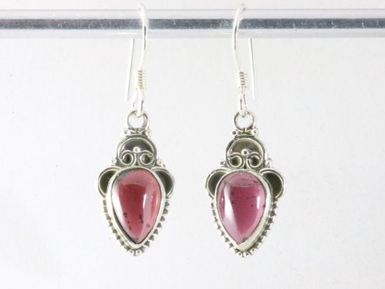 Fijne bewerkte zilveren oorbellen met granaat afbeelding 4