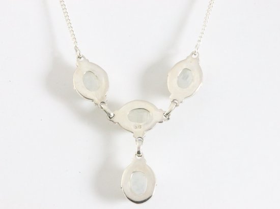 Bewerkte zilveren ketting met regenboog maansteen afbeelding 2