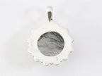 Ronde bewerkte zilveren hanger met zwarte rutielkwarts afbeelding 3