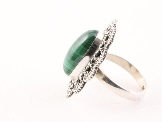 Bewerkte zilveren ring met malachiet afbeelding 2