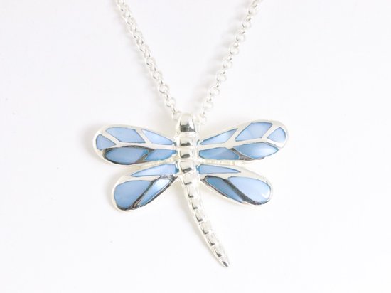 Zilveren libelle hanger met blauwe schelp aan ketting afbeelding 4