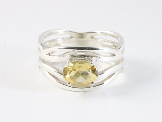 Opengewerkte zilveren ring met citrien afbeelding 4