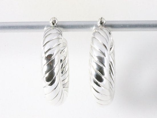 Bewerkte zilveren oorringen afbeelding 3