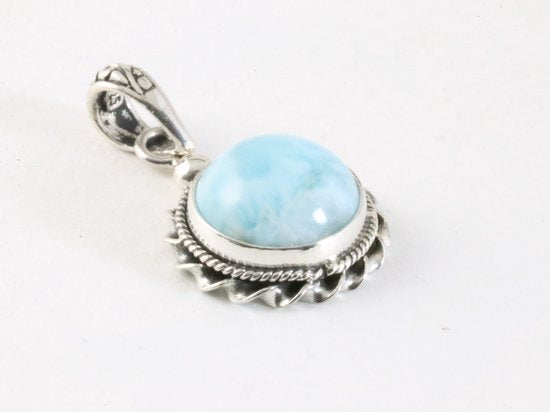 Fijne bewerkte ronde zilveren hanger met larimar afbeelding 2