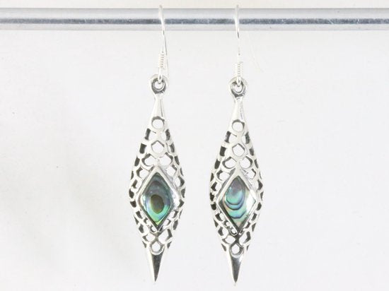 Opengewerkte zilveren oorbellen met abalone schelp afbeelding 3