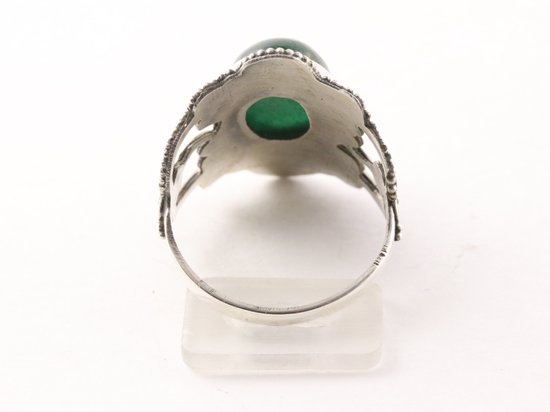 Bewerkte zilveren ring met jade afbeelding 3