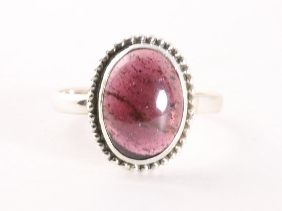 Bewerkte ovale zilveren ring met granaat afbeelding 4