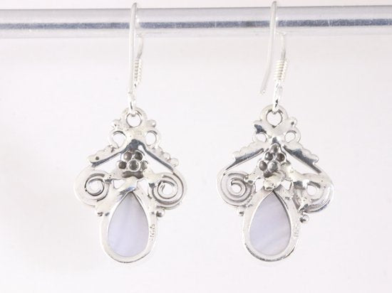 Opengewerkte zilveren oorbellen met blauwe lace agaat afbeelding 3