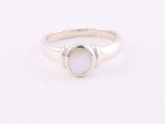 Fijne zilveren ring met parelmoer afbeelding 4