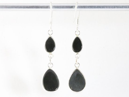 Fijne lange zilveren oorbellen met onyx afbeelding 3
