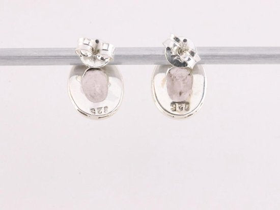 Fijne ovale zilveren oorstekers met rozenkwarts afbeelding 3