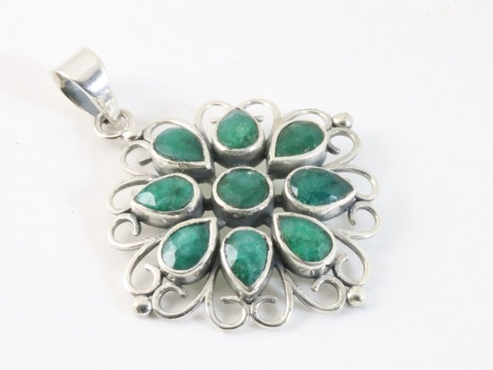 Opengewerkte zilveren hanger met smaragd afbeelding 2
