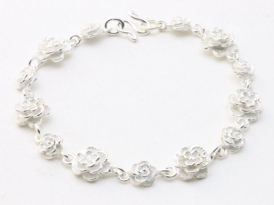 Zware zilveren armband met roosjes met witte emaille afbeelding 1