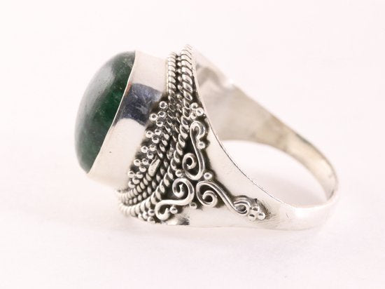 Bewerkte zilveren ring met jade afbeelding 2