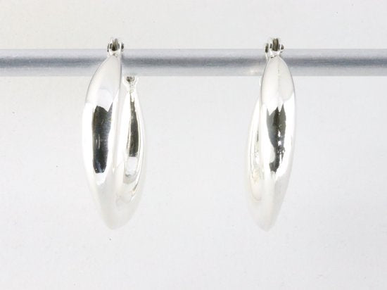Hoogglans zilveren oorringen afbeelding 3