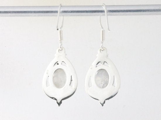 Opengewerkte zilveren oorbellen met regenboog maansteen afbeelding 2